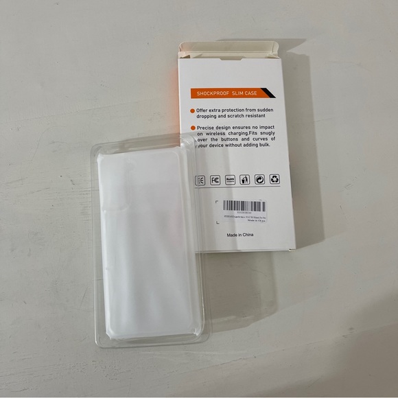 Samsung S 21 6.2" clear case - Picture 3 of 4